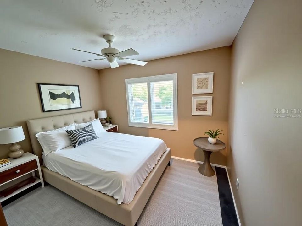 Activo con contrato: $2,495 (3 camas, 2 baños, 1215 Pies cuadrados)