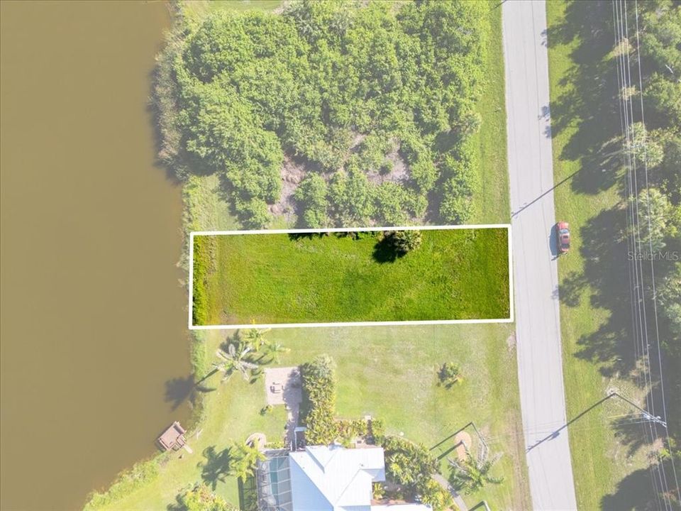 На продажу: $39,900 (0.17 acres)