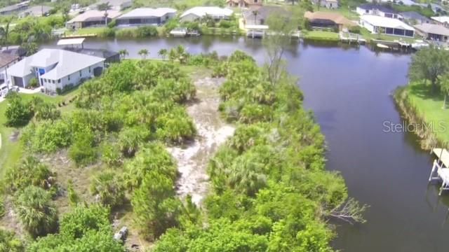 合同活跃: $135,000 (0.26 acres)