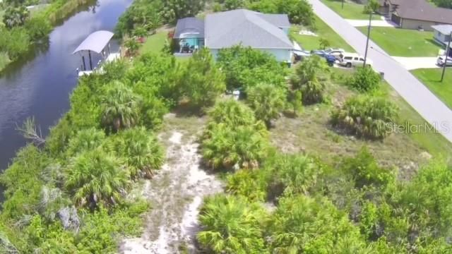 合同活跃: $135,000 (0.26 acres)