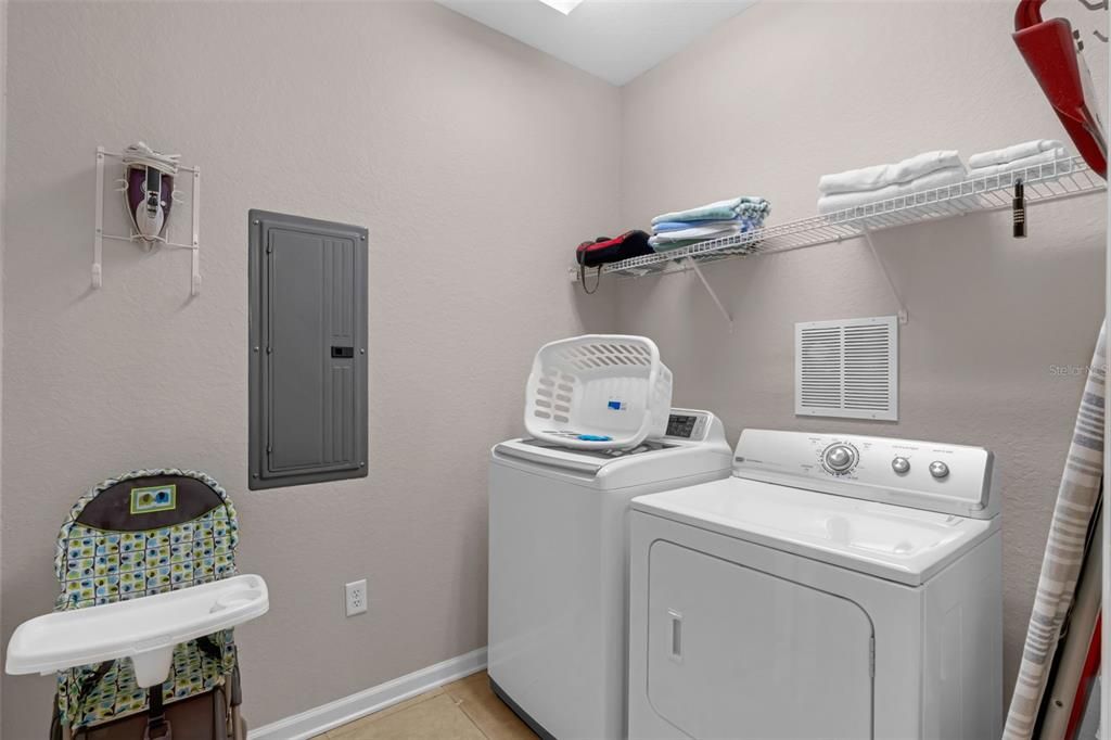 En Venta: $630,000 (2 camas, 2 baños, 1823 Pies cuadrados)