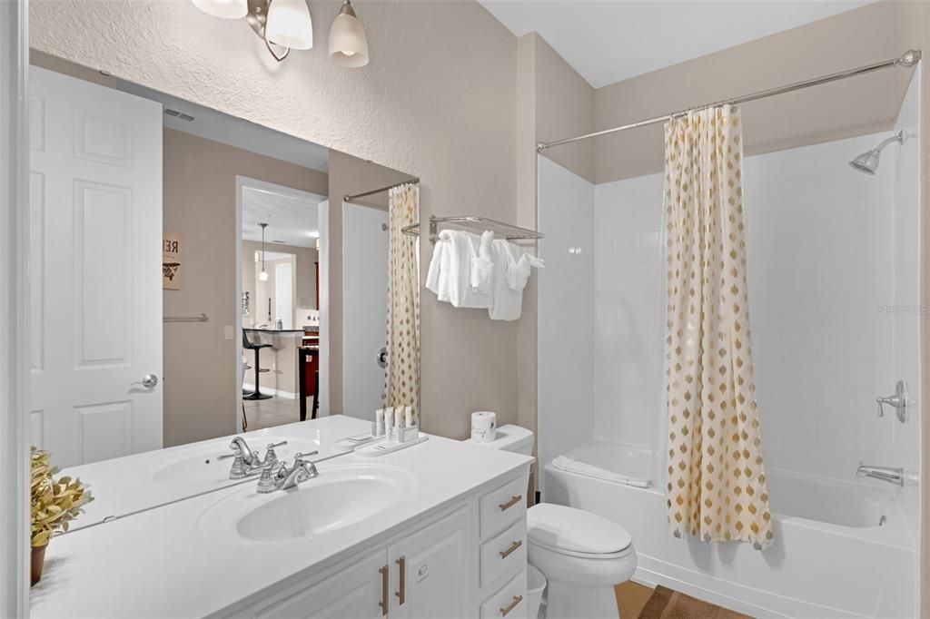 En Venta: $630,000 (2 camas, 2 baños, 1823 Pies cuadrados)