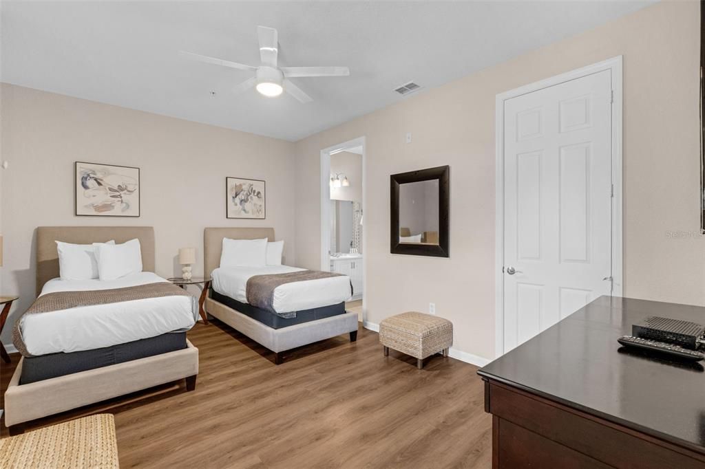 En Venta: $630,000 (2 camas, 2 baños, 1823 Pies cuadrados)