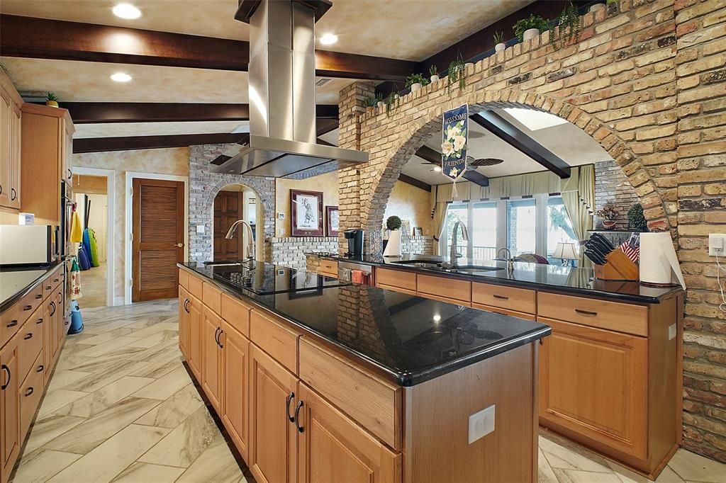 На продажу: $1,950,000 (4 спален, 4 ванн, 3661 Квадратных фут)