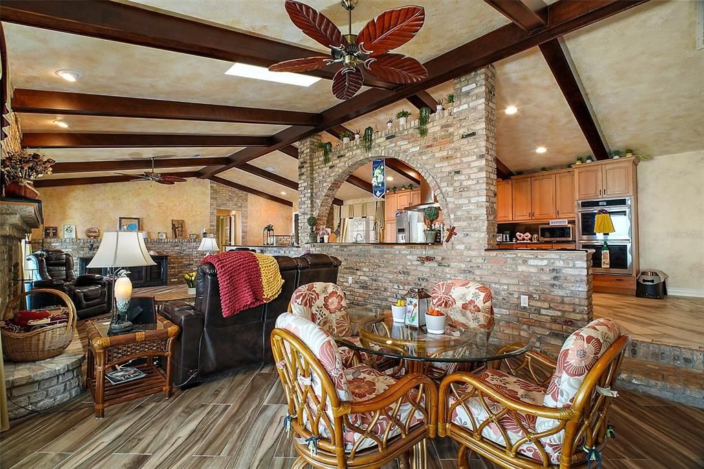 На продажу: $1,950,000 (4 спален, 4 ванн, 3661 Квадратных фут)