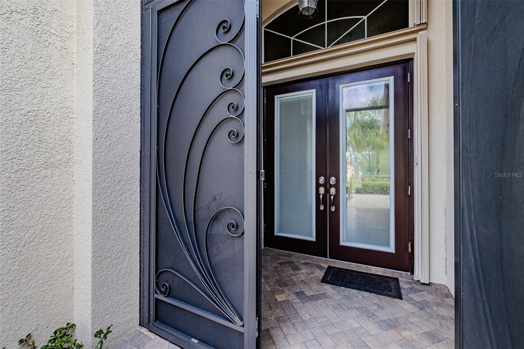 For Sale: $600,000 (3 beds, 3 baths, 2623 Square Feet)