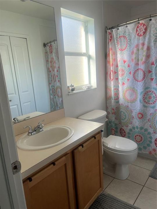 Под контрактом: $295,000 (3 спален, 2 ванн, 1303 Квадратных фут)