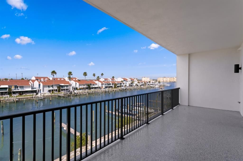 Под контрактом: $1,068,000 (3 спален, 3 ванн, 1826 Квадратных фут)