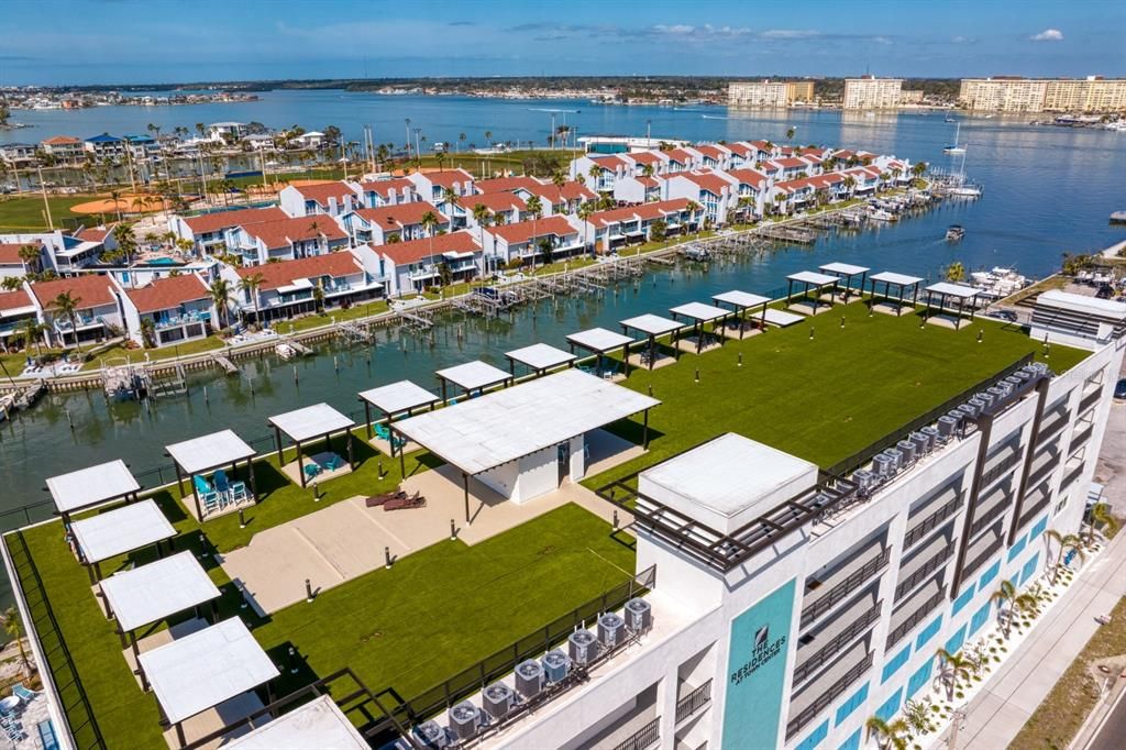 Под контрактом: $1,068,000 (3 спален, 3 ванн, 1826 Квадратных фут)