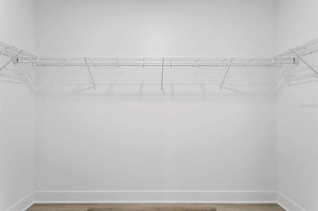 Под контрактом: $1,068,000 (3 спален, 3 ванн, 1826 Квадратных фут)