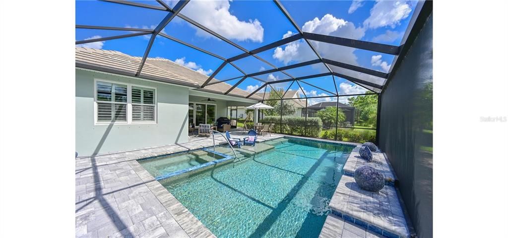 Под контрактом: $869,900 (2 спален, 2 ванн, 2078 Квадратных фут)