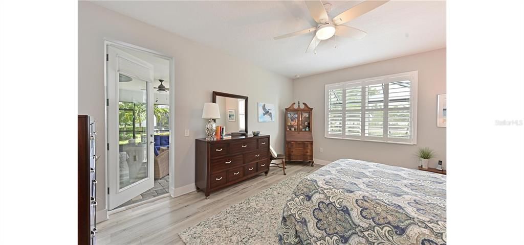 Под контрактом: $869,900 (2 спален, 2 ванн, 2078 Квадратных фут)