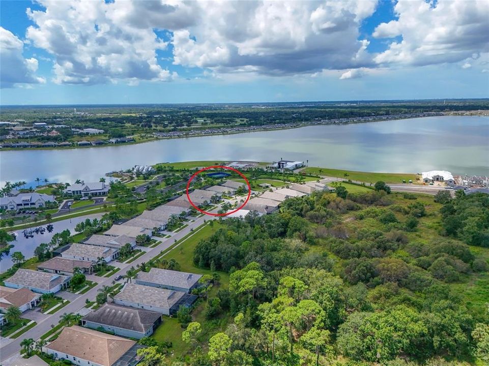 Под контрактом: $869,900 (2 спален, 2 ванн, 2078 Квадратных фут)