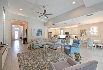 Под контрактом: $869,900 (2 спален, 2 ванн, 2078 Квадратных фут)