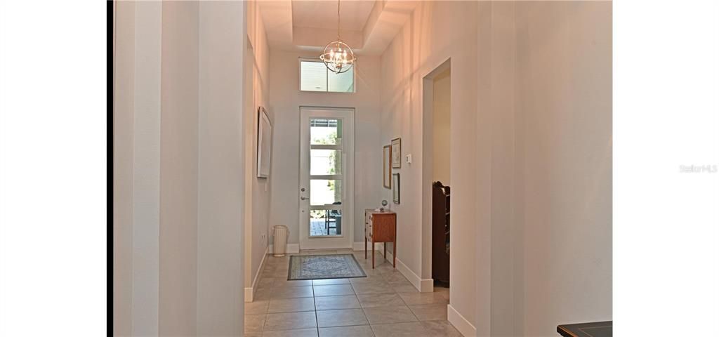 Под контрактом: $869,900 (2 спален, 2 ванн, 2078 Квадратных фут)