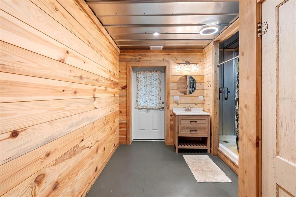 待售: $1,500,000 (8 贝兹, 4 浴室, 4450 平方英尺)