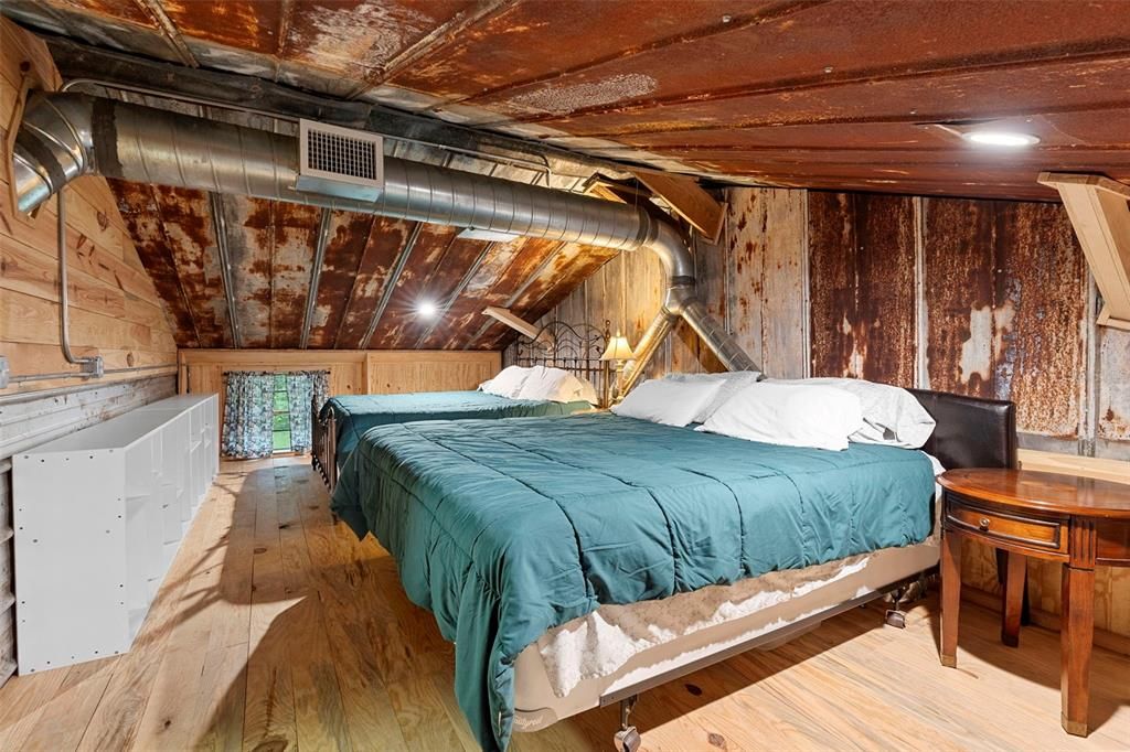 待售: $1,500,000 (8 贝兹, 4 浴室, 4450 平方英尺)