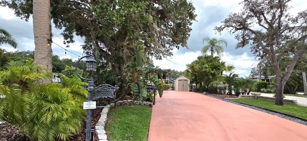 На продажу: $319,000 (0.07 acres)