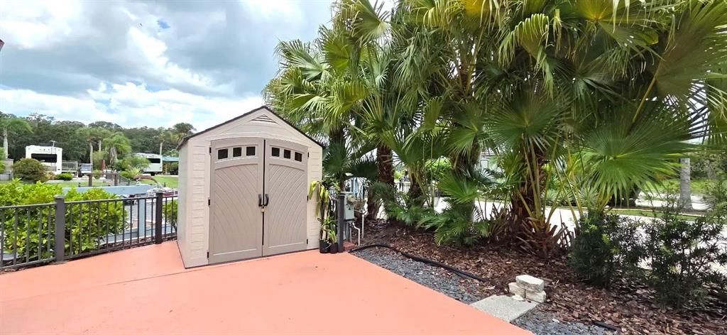 На продажу: $319,000 (0.07 acres)