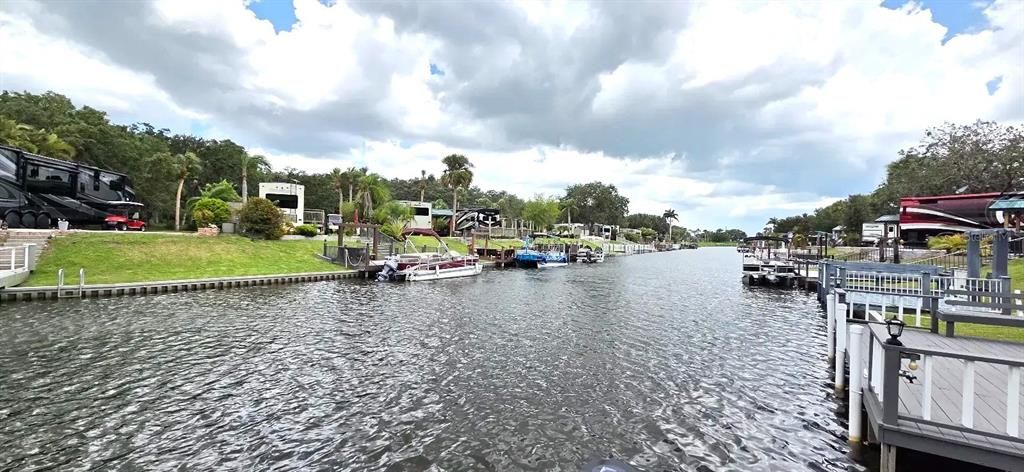 На продажу: $319,000 (0.07 acres)