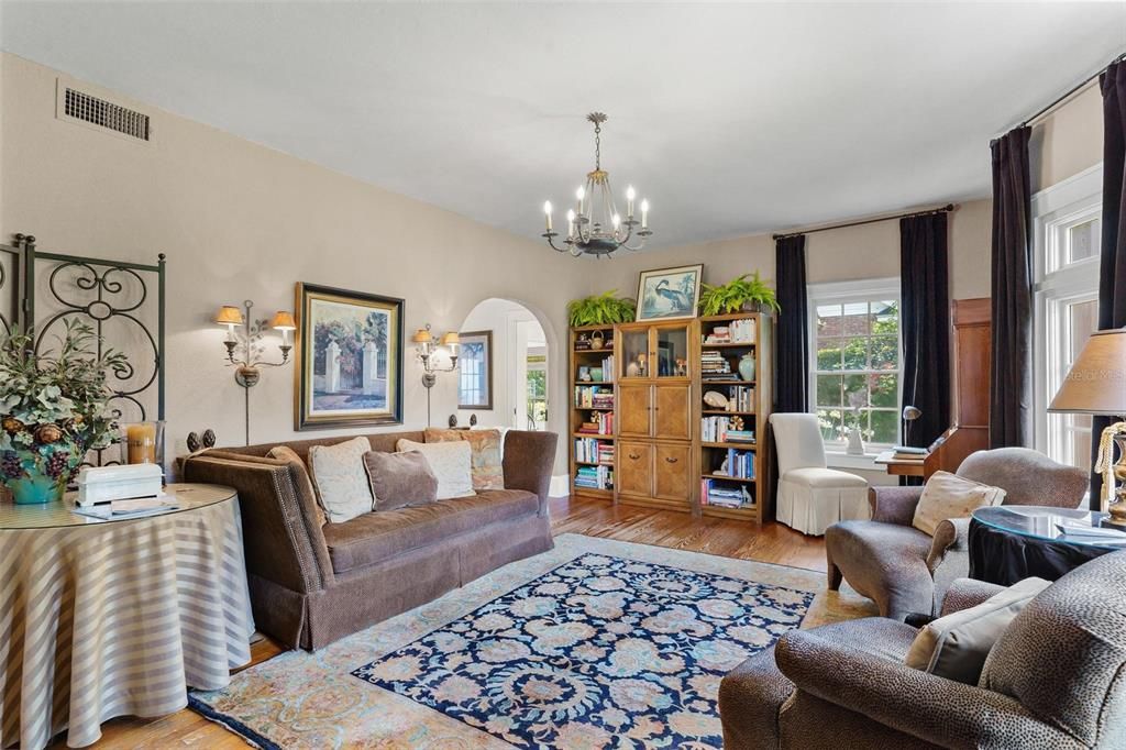 待售: $895,000 (4 贝兹, 3 浴室, 2751 平方英尺)