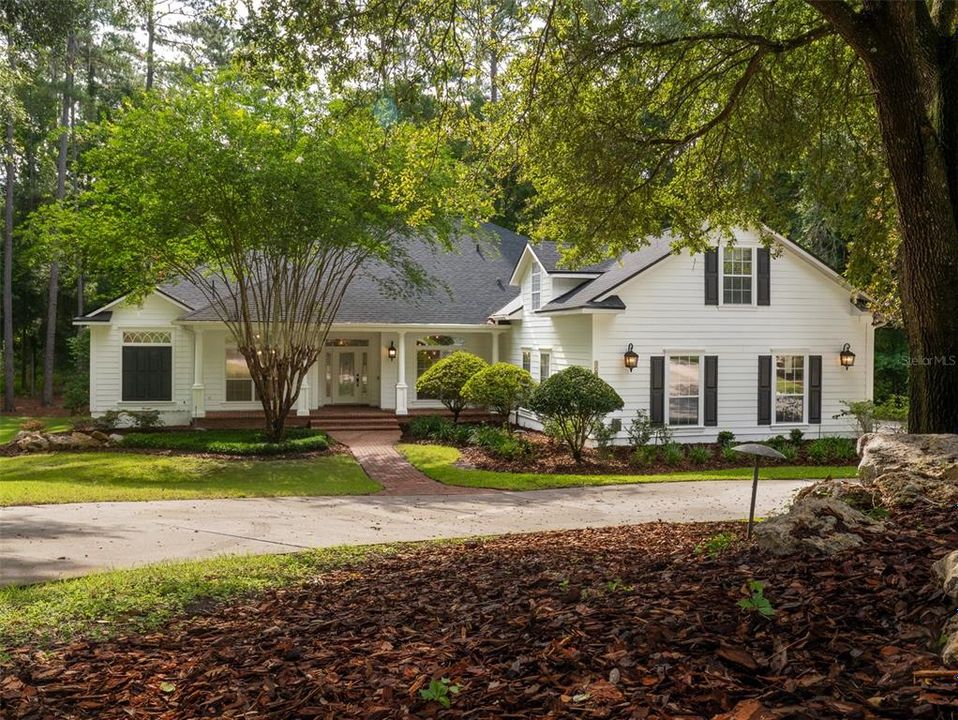 合同活跃: $790,000 (4 贝兹, 3 浴室, 3720 平方英尺)