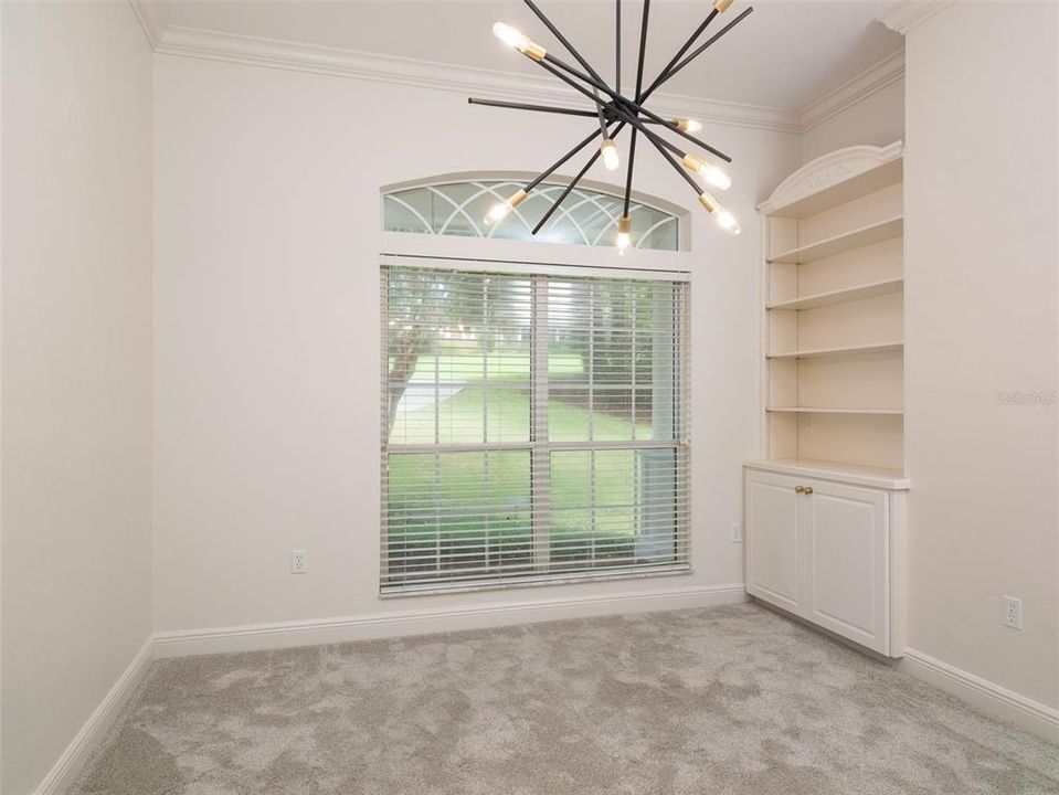 合同活跃: $790,000 (4 贝兹, 3 浴室, 3720 平方英尺)