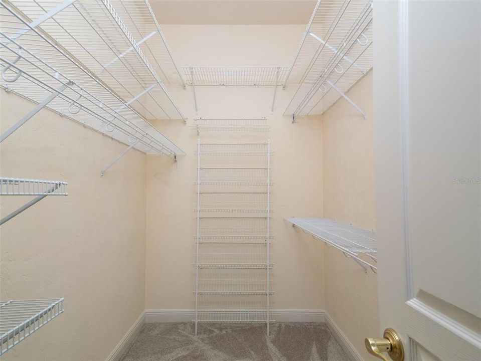 合同活跃: $790,000 (4 贝兹, 3 浴室, 3720 平方英尺)