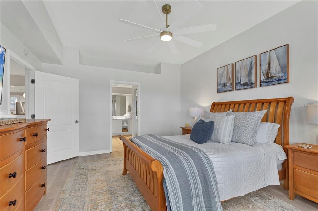 В аренду: $3,500 (2 спален, 2 ванн, 1215 Квадратных фут)