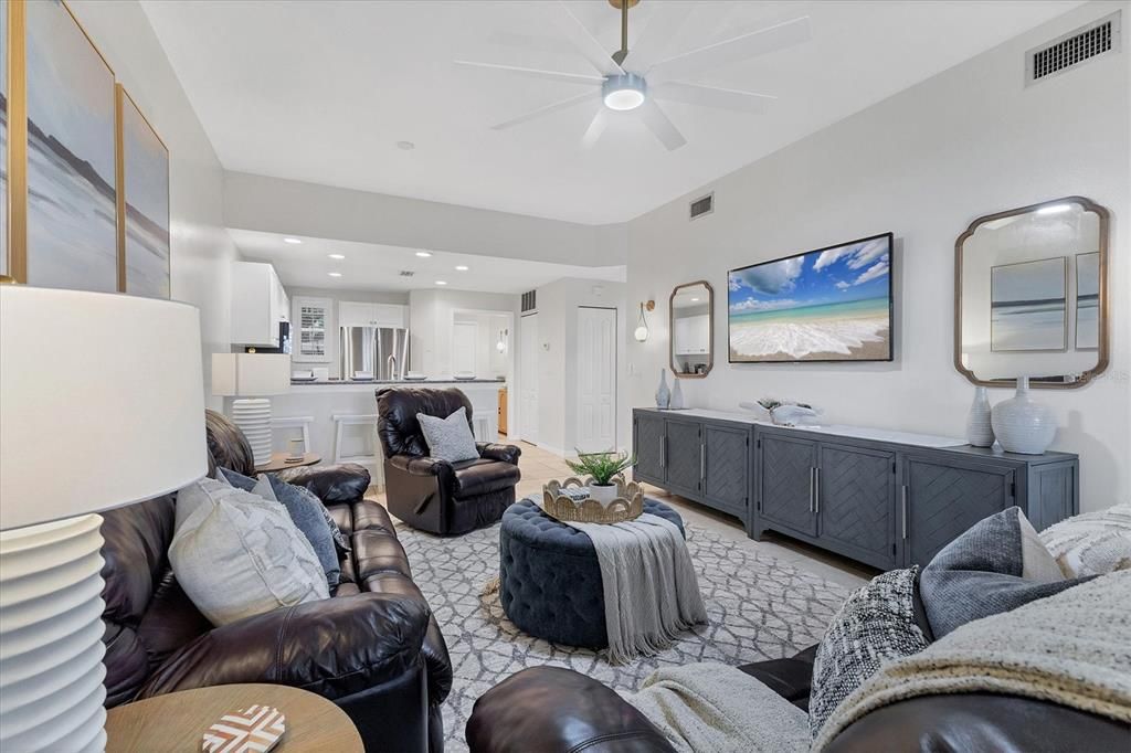 В аренду: $3,500 (2 спален, 2 ванн, 1215 Квадратных фут)