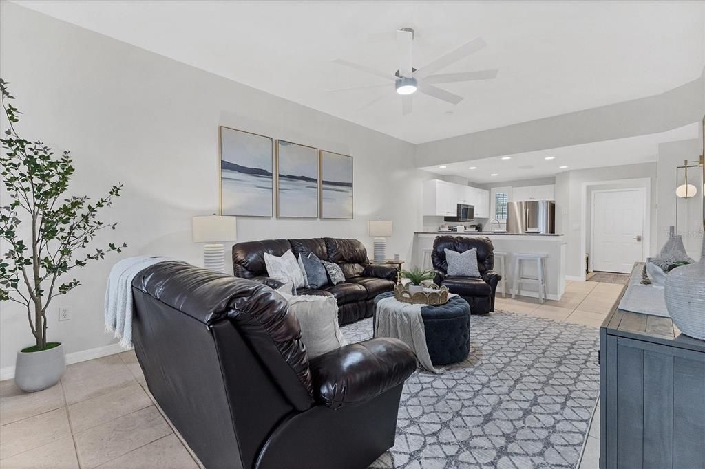 В аренду: $3,500 (2 спален, 2 ванн, 1215 Квадратных фут)