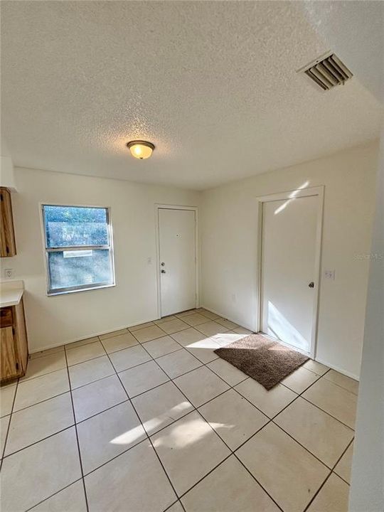 В аренду: $1,450 (3 спален, 2 ванн, 1047 Квадратных фут)