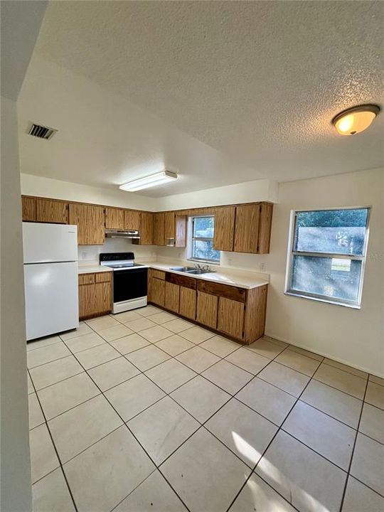 В аренду: $1,450 (3 спален, 2 ванн, 1047 Квадратных фут)