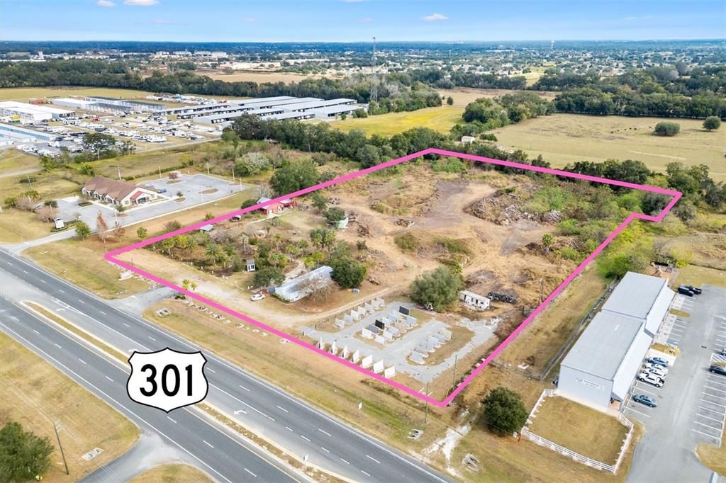 待售: $2,900,000 (7.47 acres)