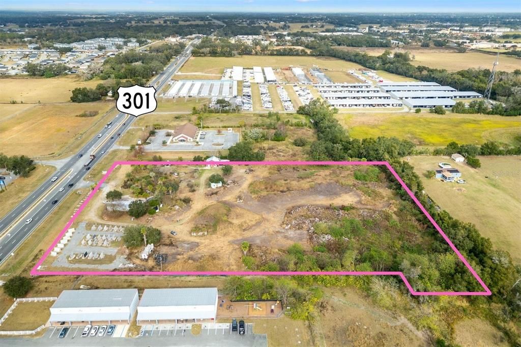 待售: $2,900,000 (7.47 acres)