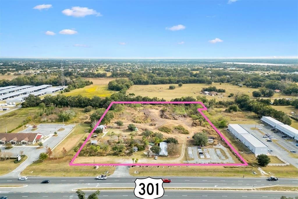 待售: $2,900,000 (7.47 acres)