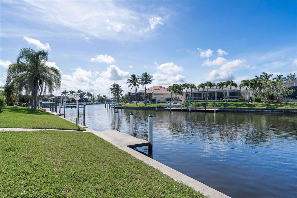 Active With Contract: $549,900 (3 beds, 2 baths, 2083 Square Feet)