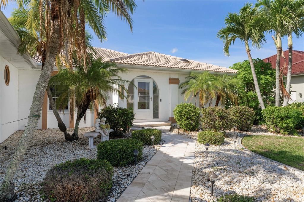 Active With Contract: $549,900 (3 beds, 2 baths, 2083 Square Feet)