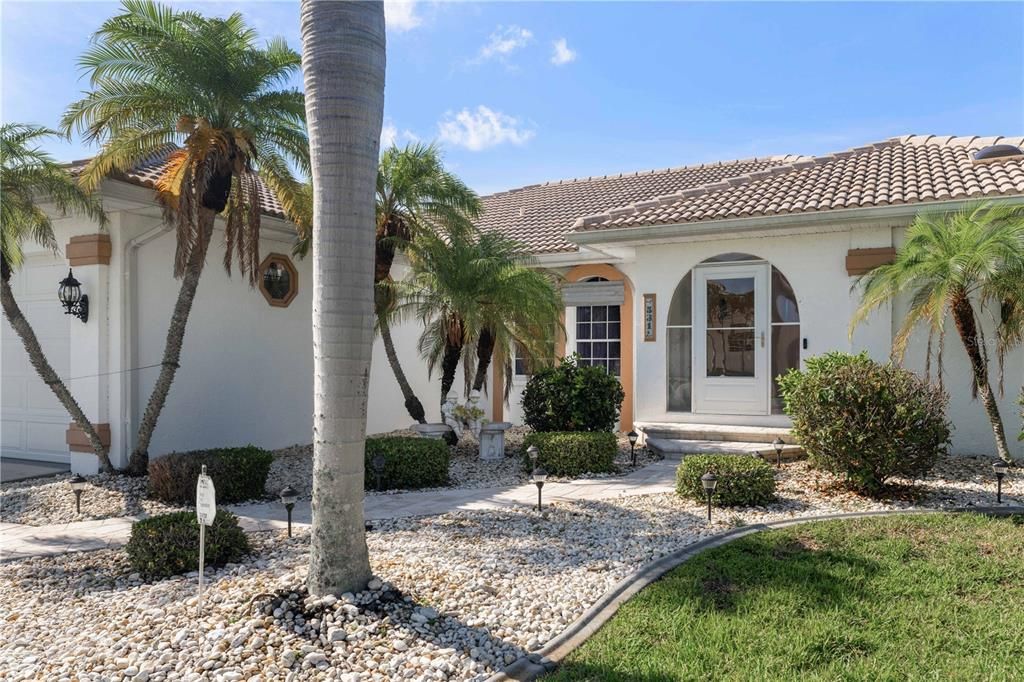 Active With Contract: $549,900 (3 beds, 2 baths, 2083 Square Feet)