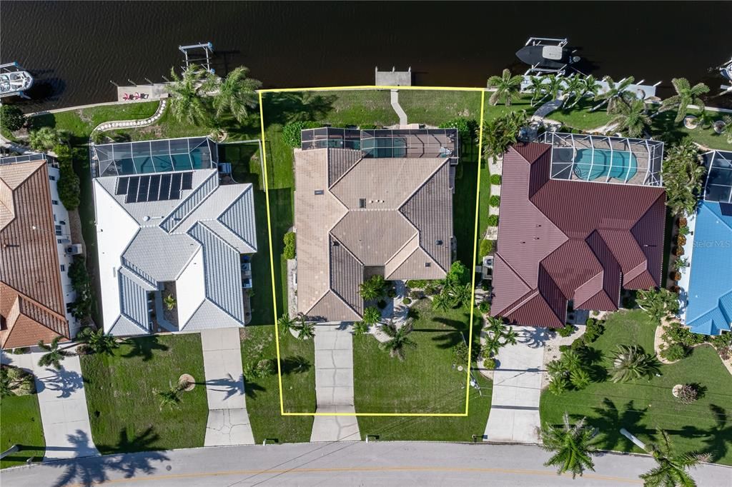 Active With Contract: $549,900 (3 beds, 2 baths, 2083 Square Feet)