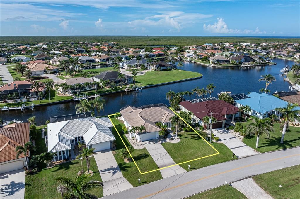 Active With Contract: $549,900 (3 beds, 2 baths, 2083 Square Feet)