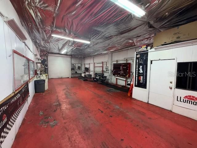 Activo con contrato: $1,300,000 (0 camas, 0 baños, 4361 Pies cuadrados)