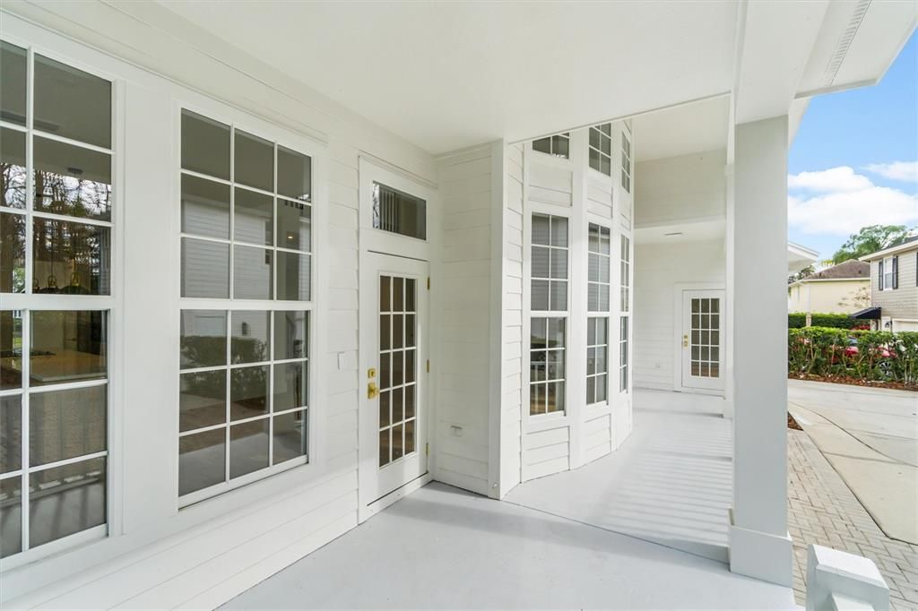 For Sale: $1,949,000 (6 beds, 5 baths, 4137 Square Feet)