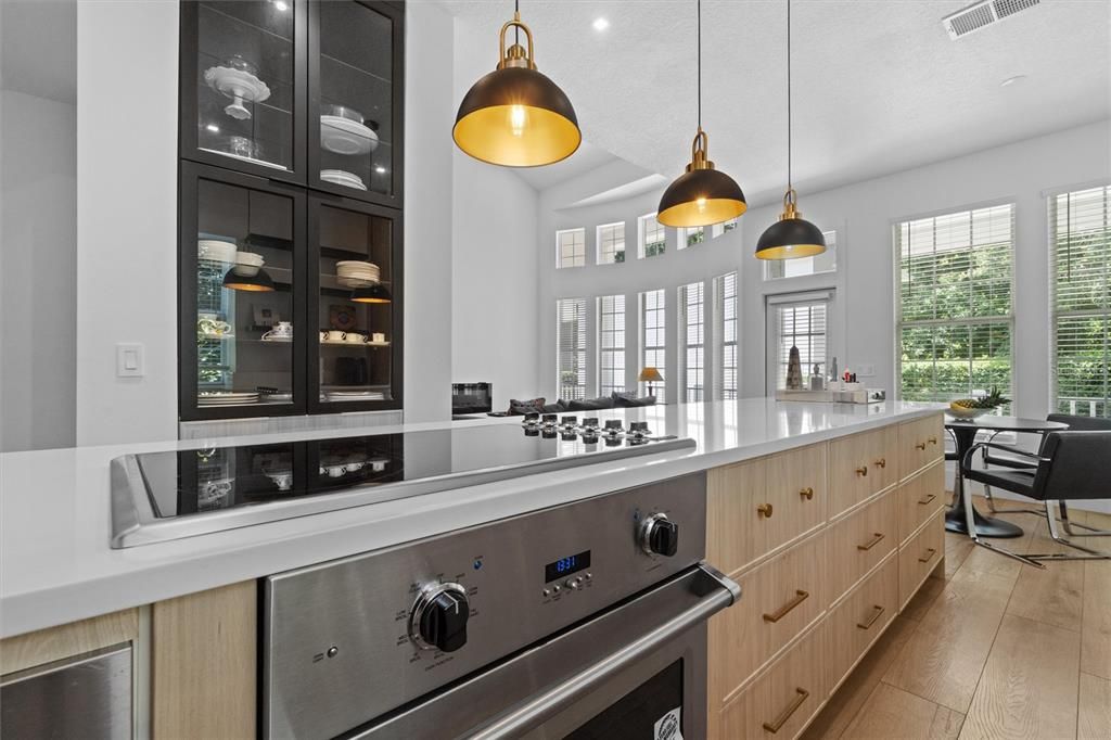 For Sale: $1,949,000 (6 beds, 5 baths, 4137 Square Feet)