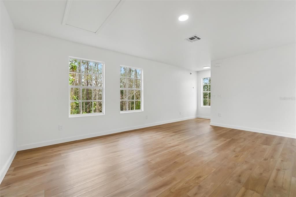 For Sale: $1,949,000 (6 beds, 5 baths, 4137 Square Feet)