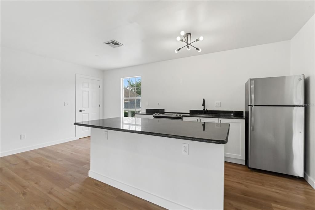 For Sale: $1,949,000 (6 beds, 5 baths, 4137 Square Feet)