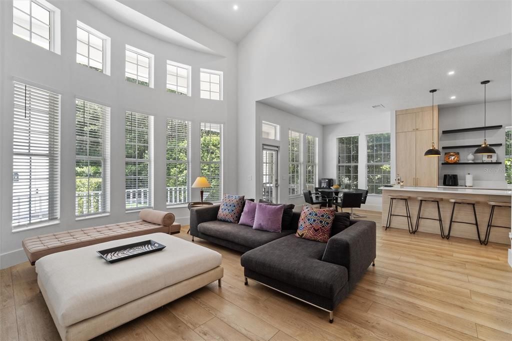 For Sale: $1,949,000 (6 beds, 5 baths, 4137 Square Feet)