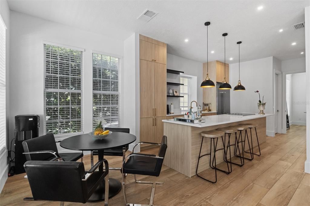 For Sale: $1,949,000 (6 beds, 5 baths, 4137 Square Feet)