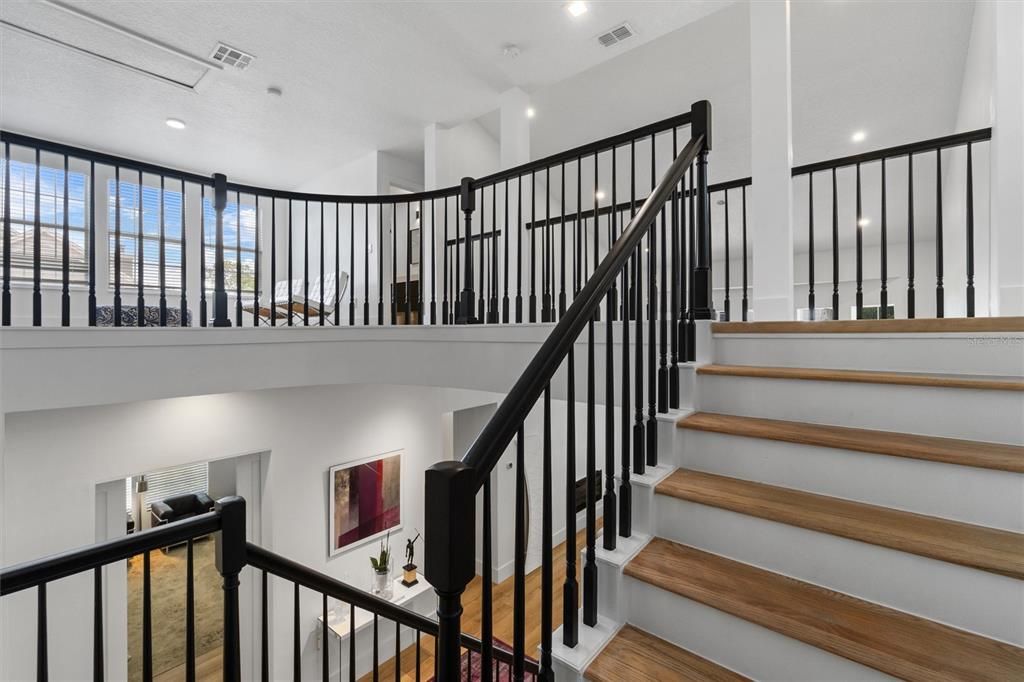 For Sale: $1,949,000 (6 beds, 5 baths, 4137 Square Feet)