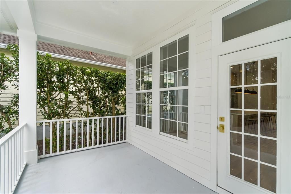 For Sale: $1,949,000 (6 beds, 5 baths, 4137 Square Feet)